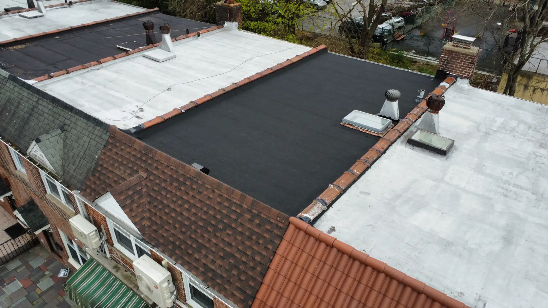 How to Handle Emergency Roof Repairs