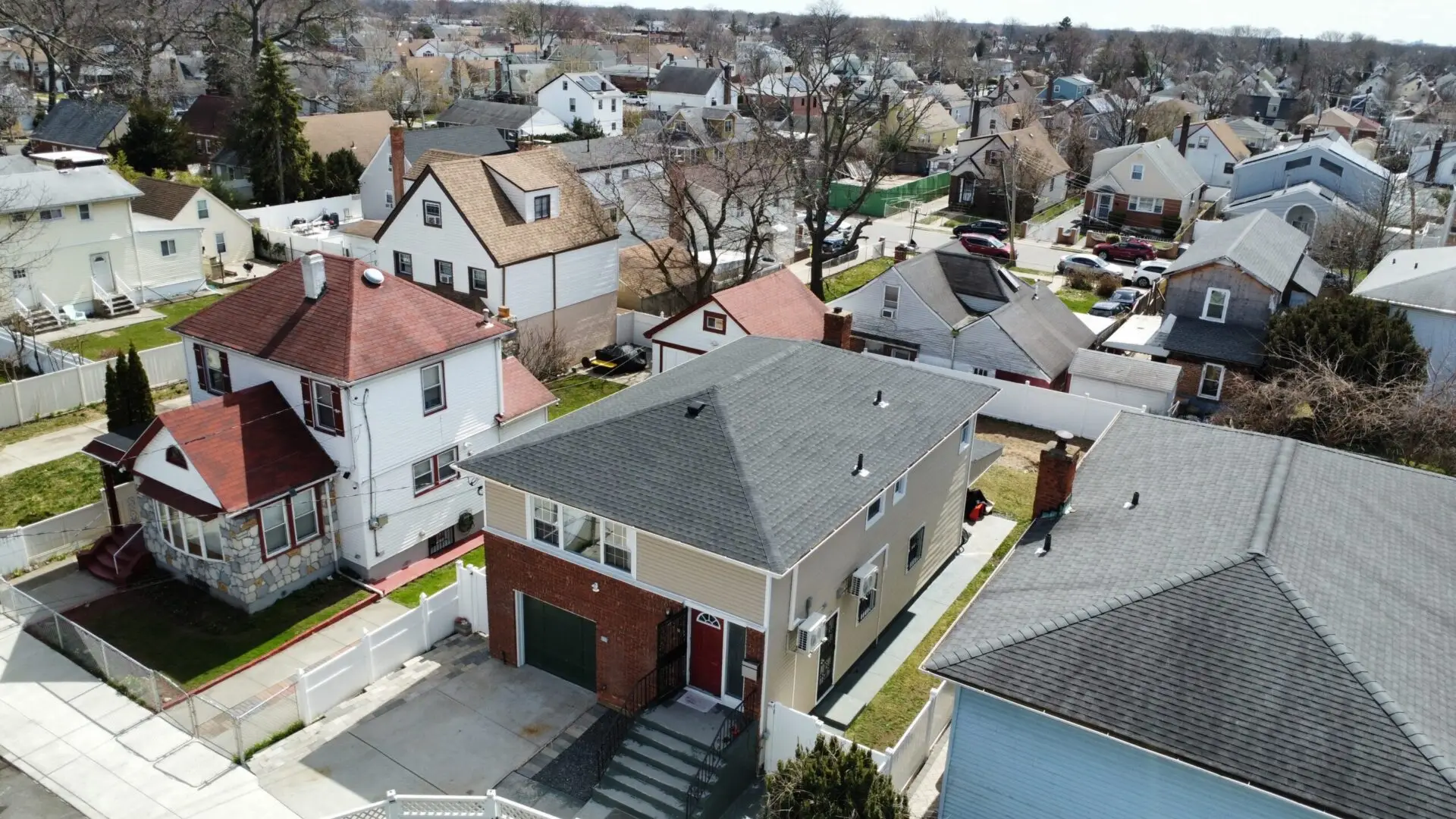 Can Clogged Gutters Cause Roof & Ceiling Leaks?