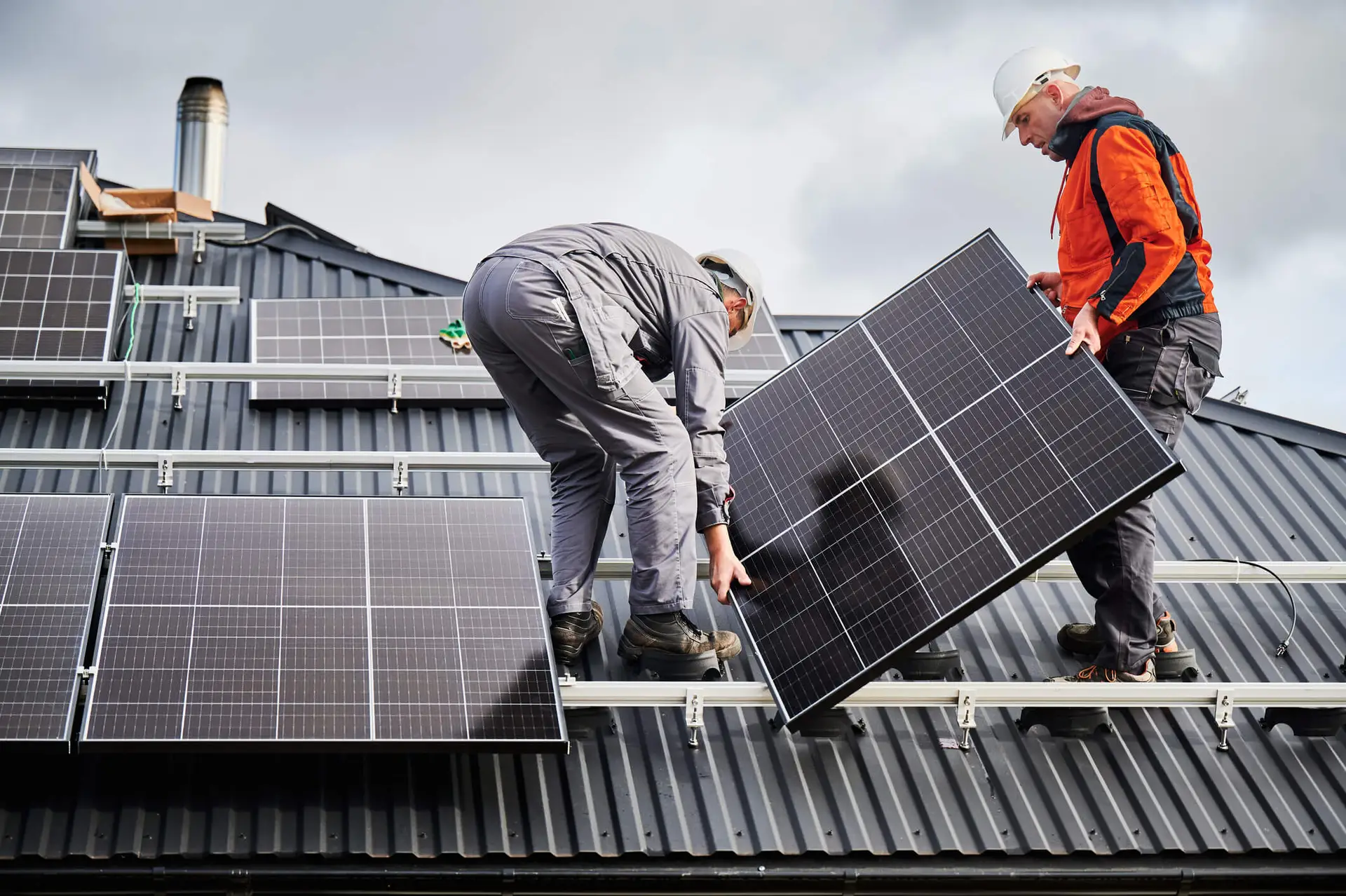 Maximizing Your Investment: Solar Services from Attyx Roofing Contractors