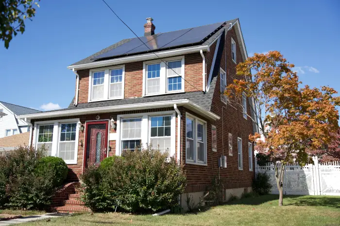 The Benefits of Bundling Solar + a New HVAC System